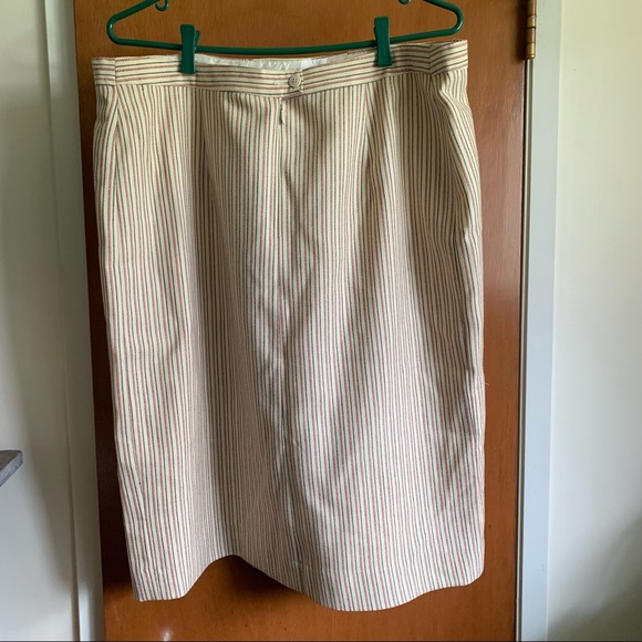 Vintage custom made wool skirt. - Picture 2 of 3